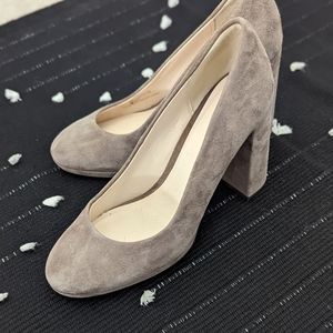 Cole Haan 7 Chunky heel gray suede pumps